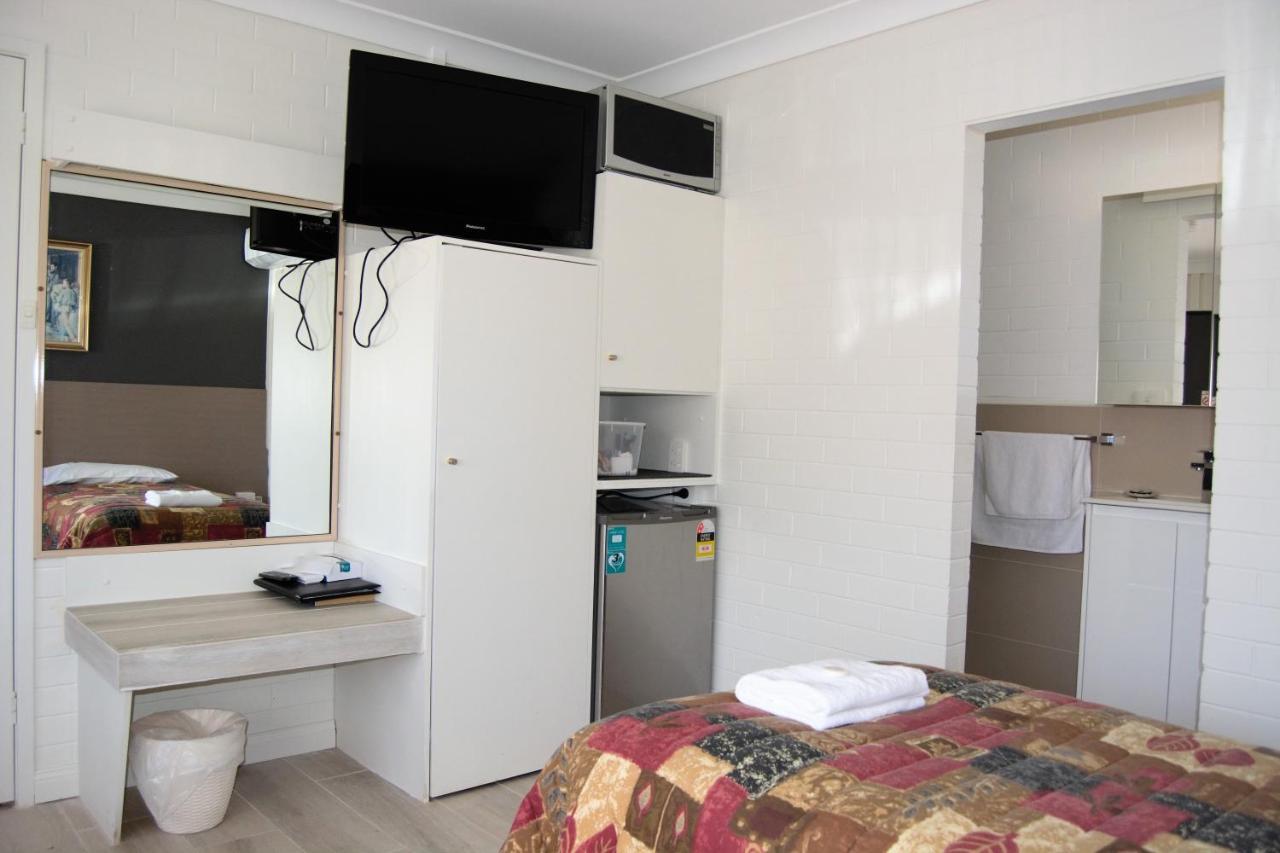 קווארה Civic Motor Inn מראה חיצוני תמונה
