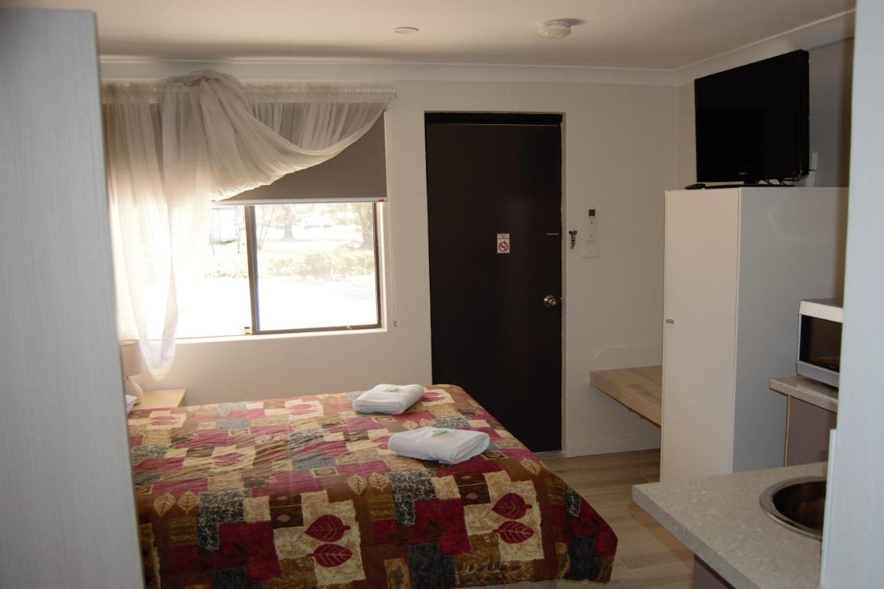 קווארה Civic Motor Inn מראה חיצוני תמונה